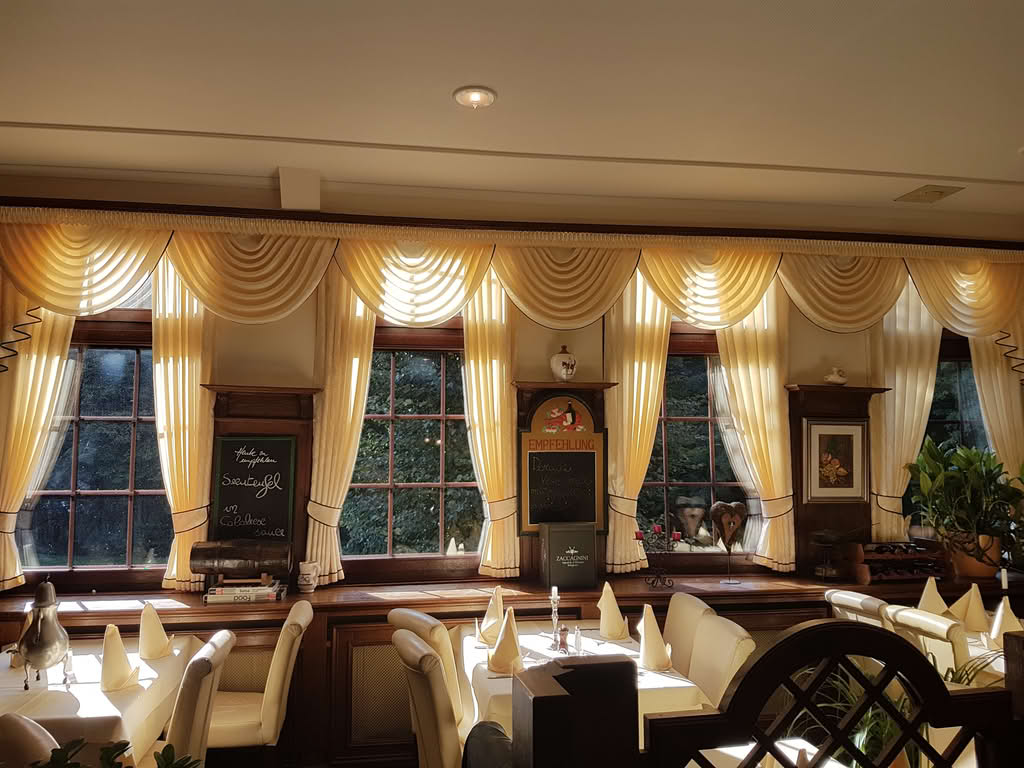 Hotel / Restaurant